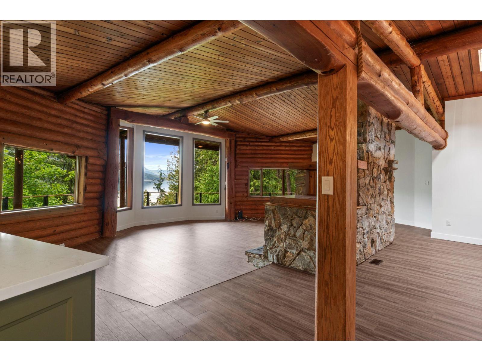 5773 Sunnybrae Canoe Point Road, Tappen, British Columbia  V0E 2X1 - Photo 7 - 10386387