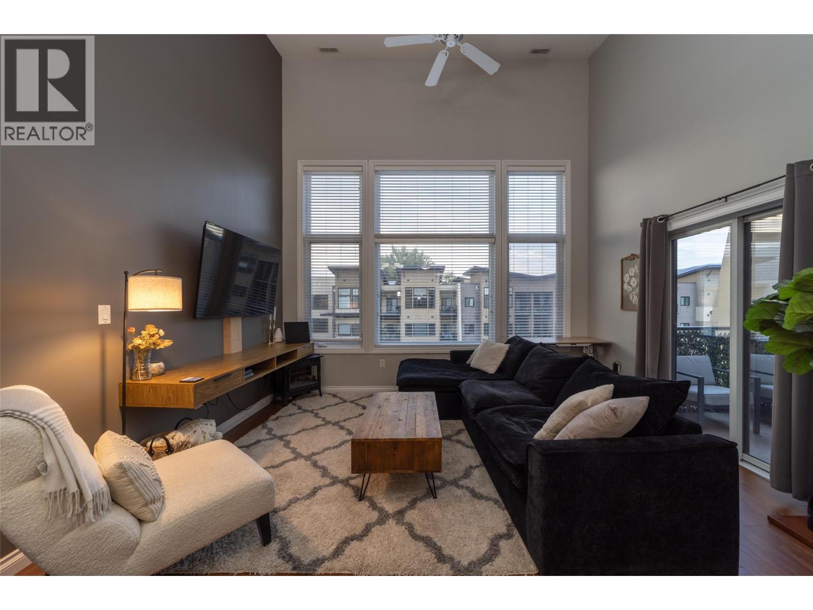 3313 Wilson Street Unit# 404, Penticton, British Columbia  V2A 8J3 - Photo 2 - 10387518