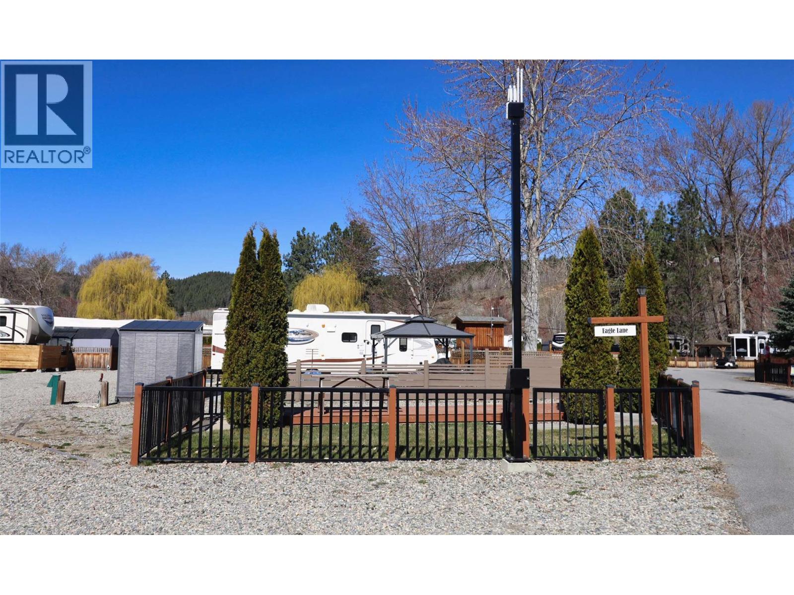 62 Cottonwood Drive, Lee Creek, British Columbia  V0E 1M4 - Photo 2 - 10387923