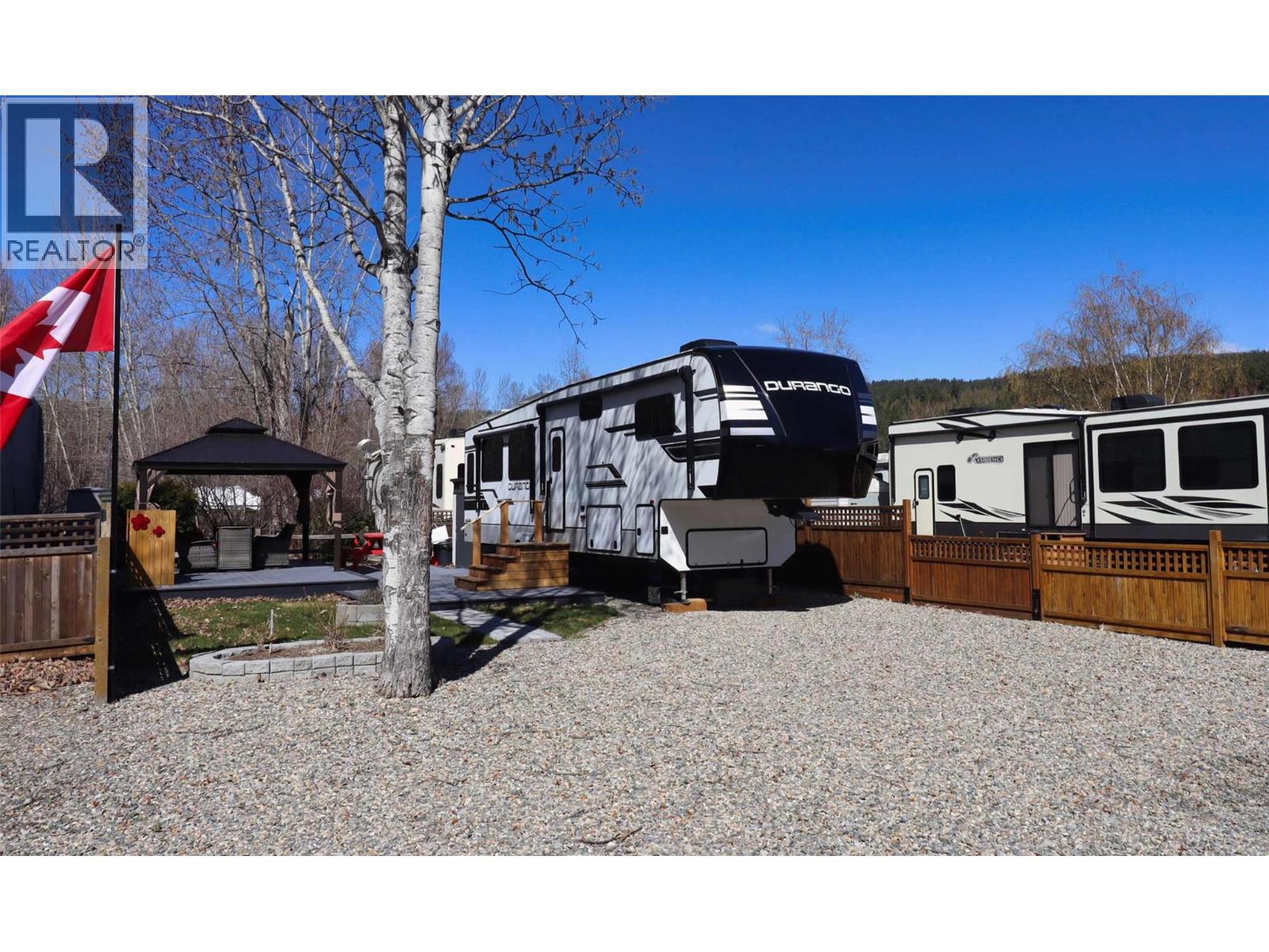 10 Rainbow Lane, lee creek, British Columbia
