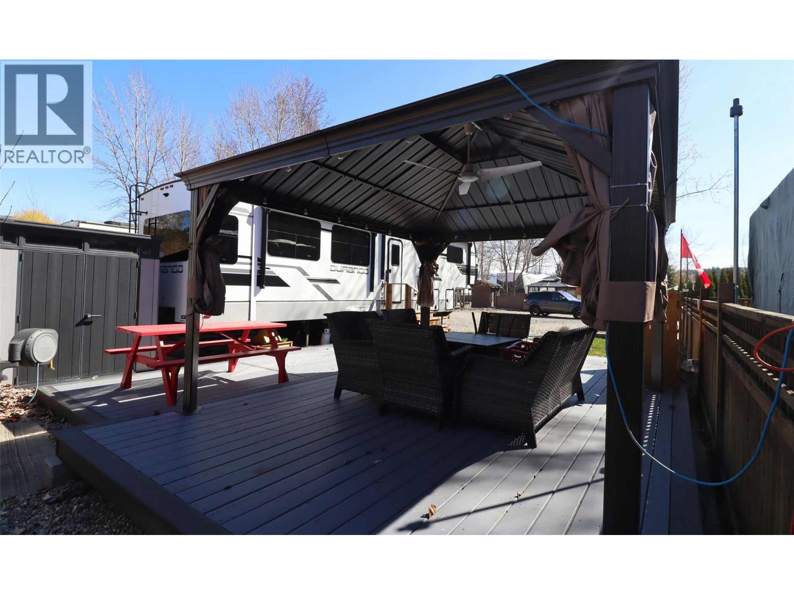10 Rainbow Lane, Lee Creek, British Columbia  V0E 1M4 - Photo 7 - 10383481