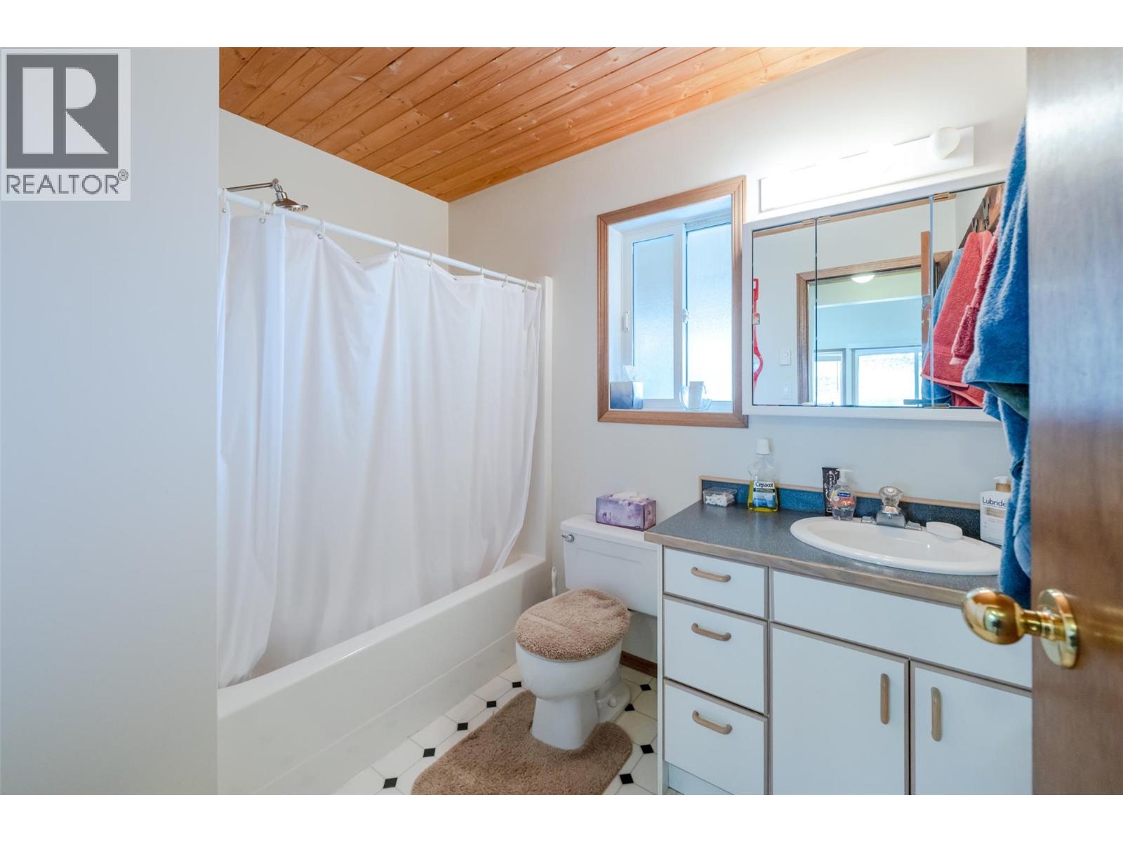 270 Cougar Road, Oliver, British Columbia  V0H 1T8 - Photo 12 - 10387832