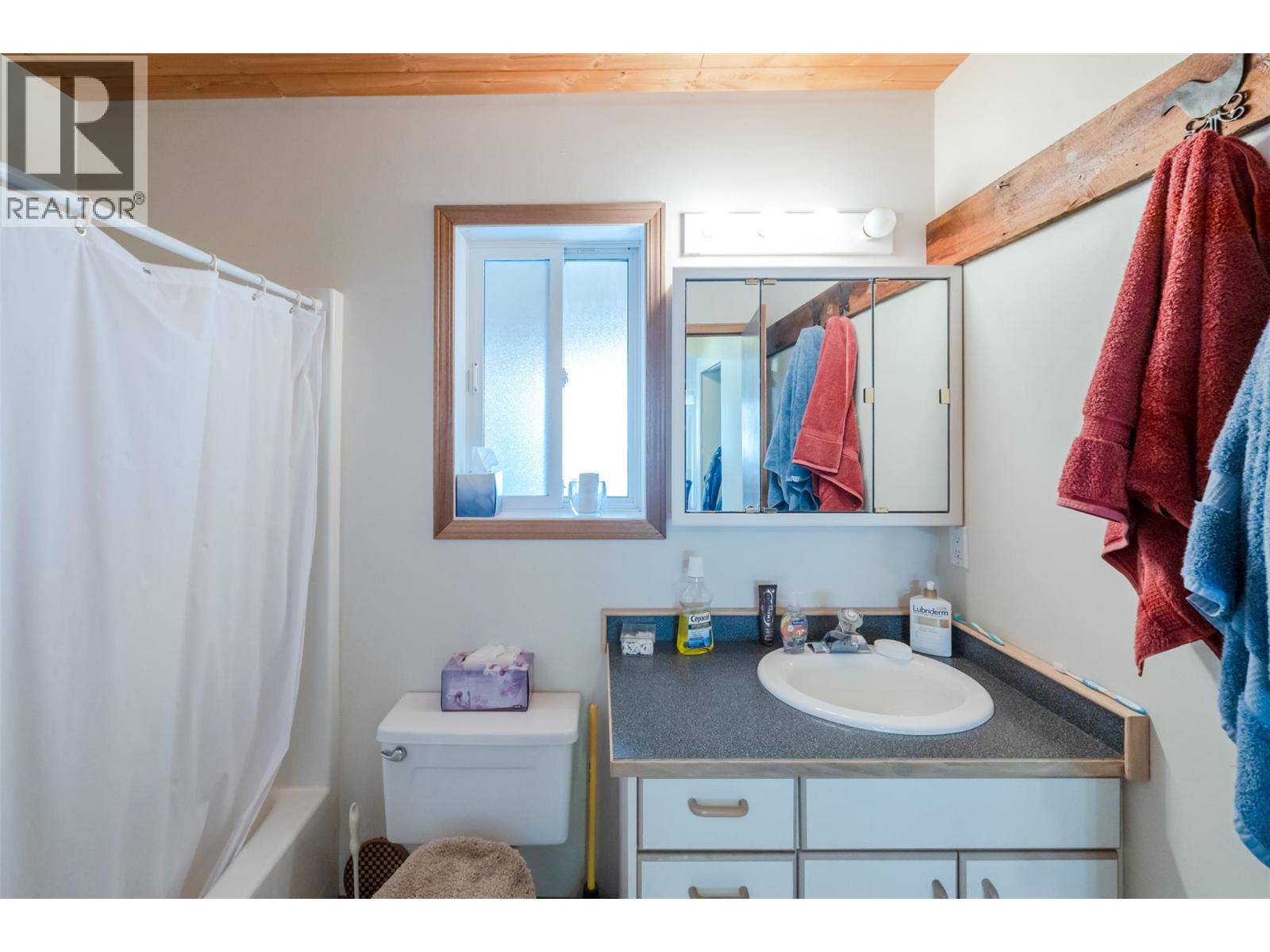 270 Cougar Road, Oliver, British Columbia  V0H 1T8 - Photo 13 - 10387832