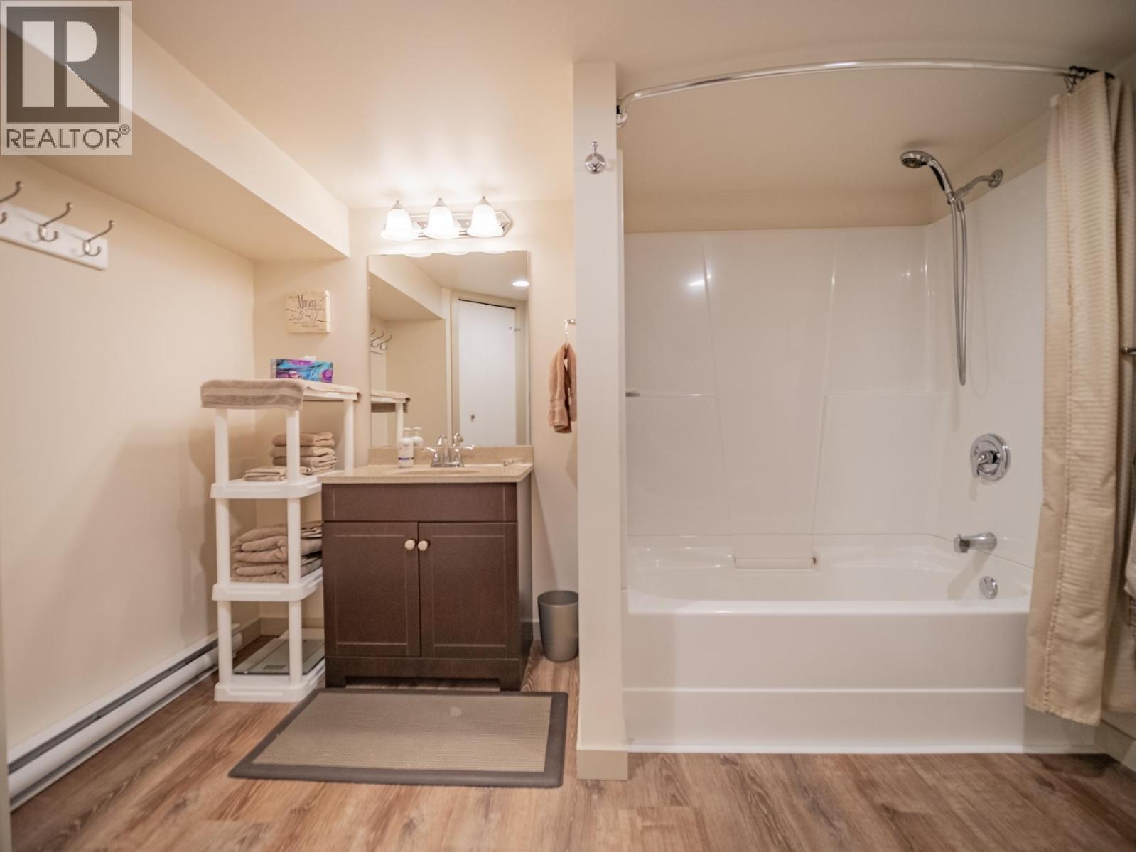 869 Schreiner Street, Kamloops, British Columbia  V2B 5V6 - Photo 36 - 10387728