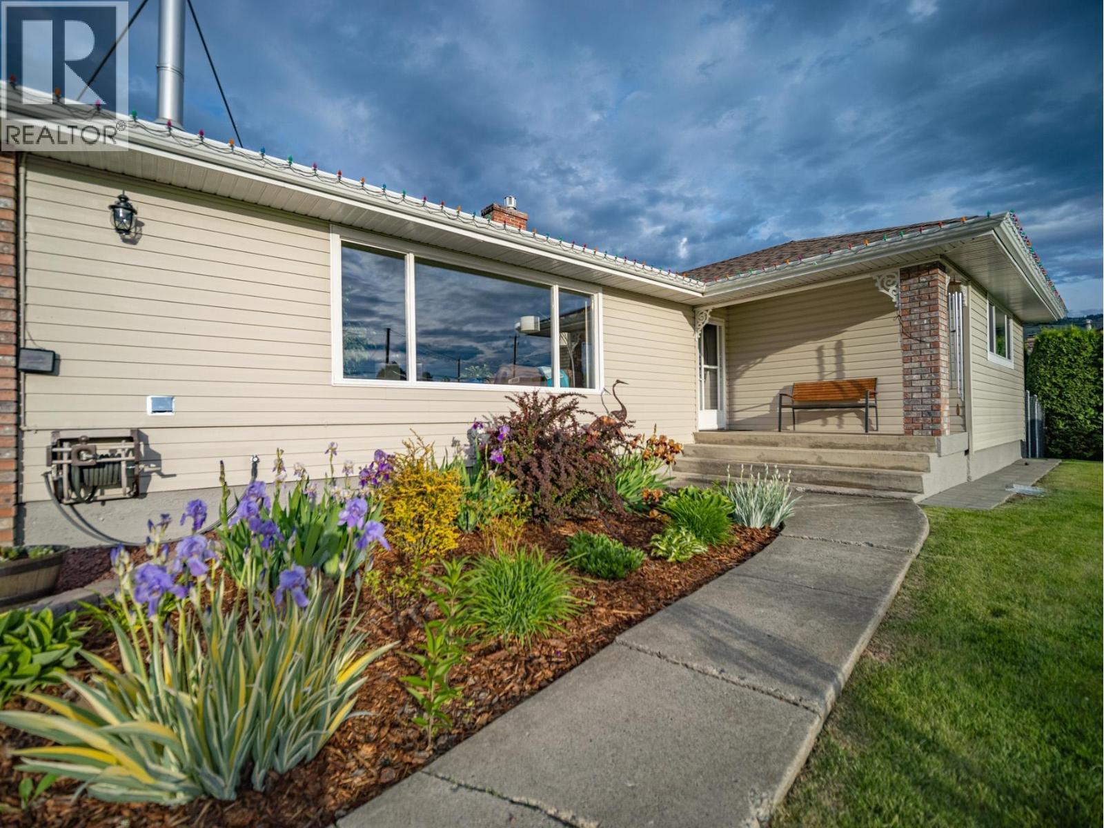 869 Schreiner Street, Kamloops, British Columbia  V2B 5V6 - Photo 6 - 10387728