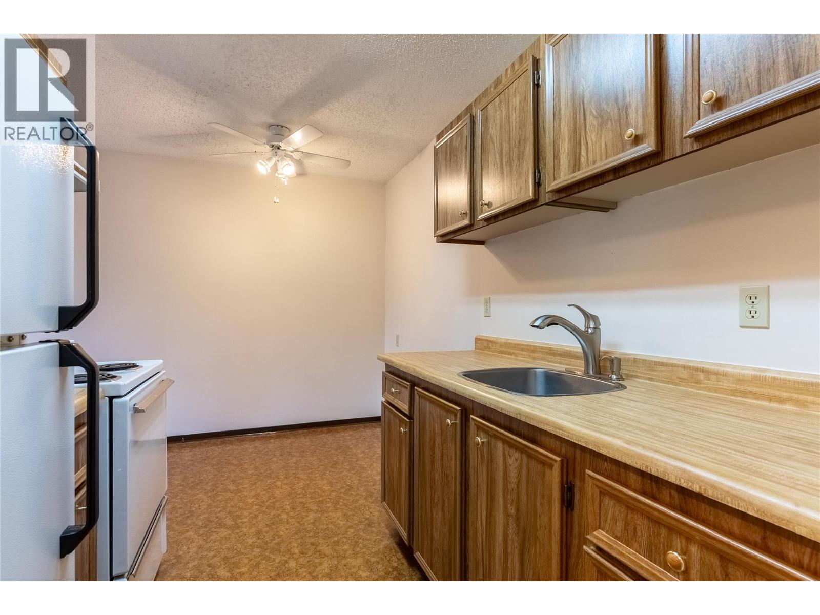 280 Alder Drive Unit# 207, Logan Lake, British Columbia  V0K 1W0 - Photo 3 - 10387668