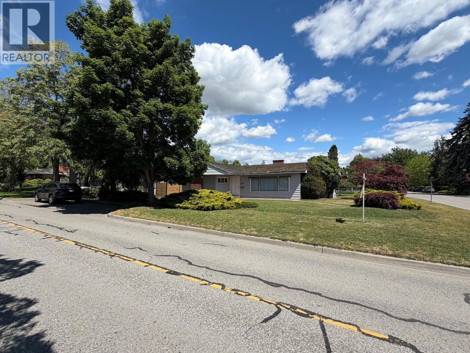 2041 Abbott Street, Kelowna, British Columbia  V1Y 1C4 - Photo 11 - 10387898