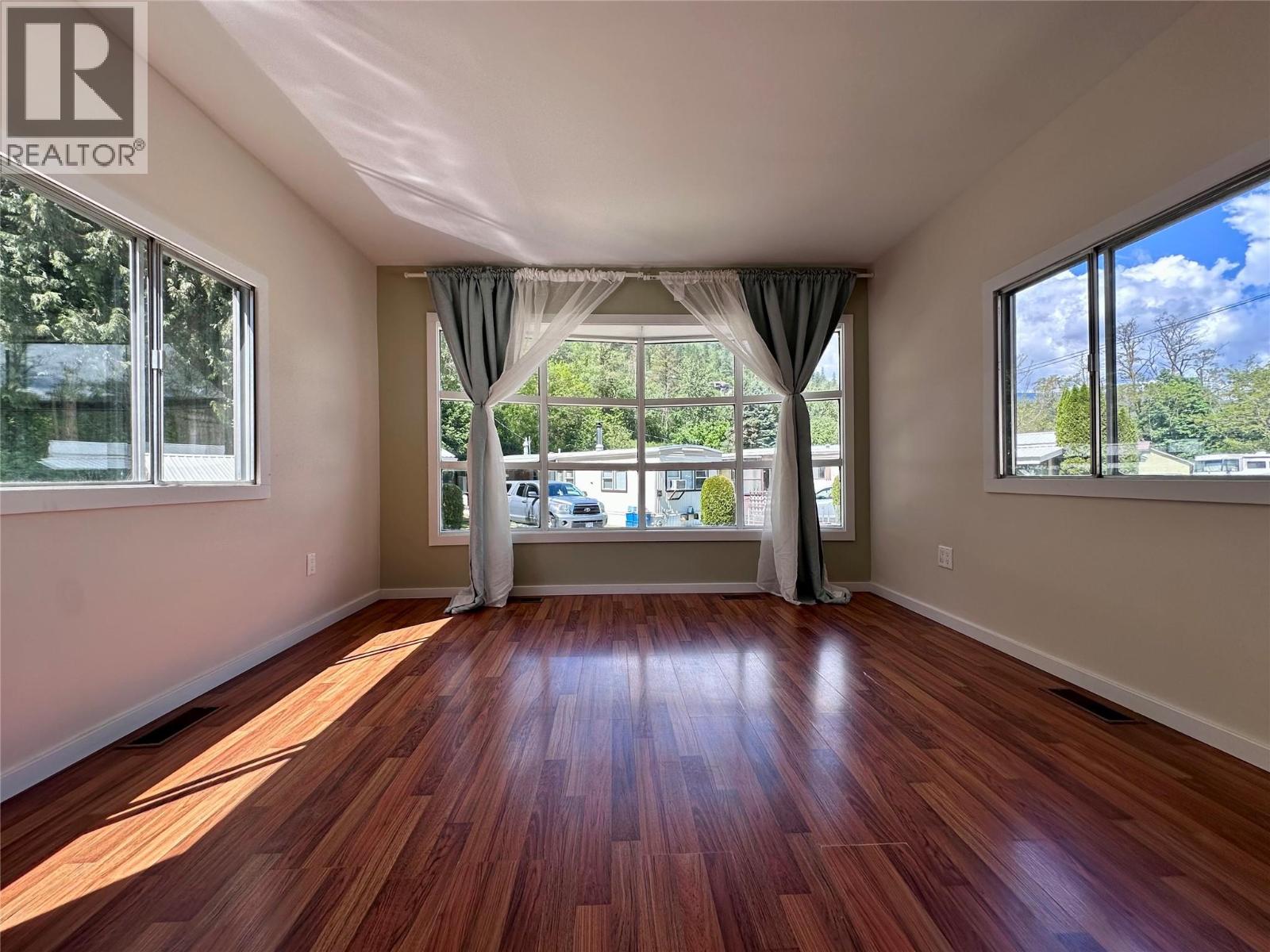 1101 Columbia Avenue Unit# 15, Castlegar, British Columbia  V1N 1H6 - Photo 9 - 10387880