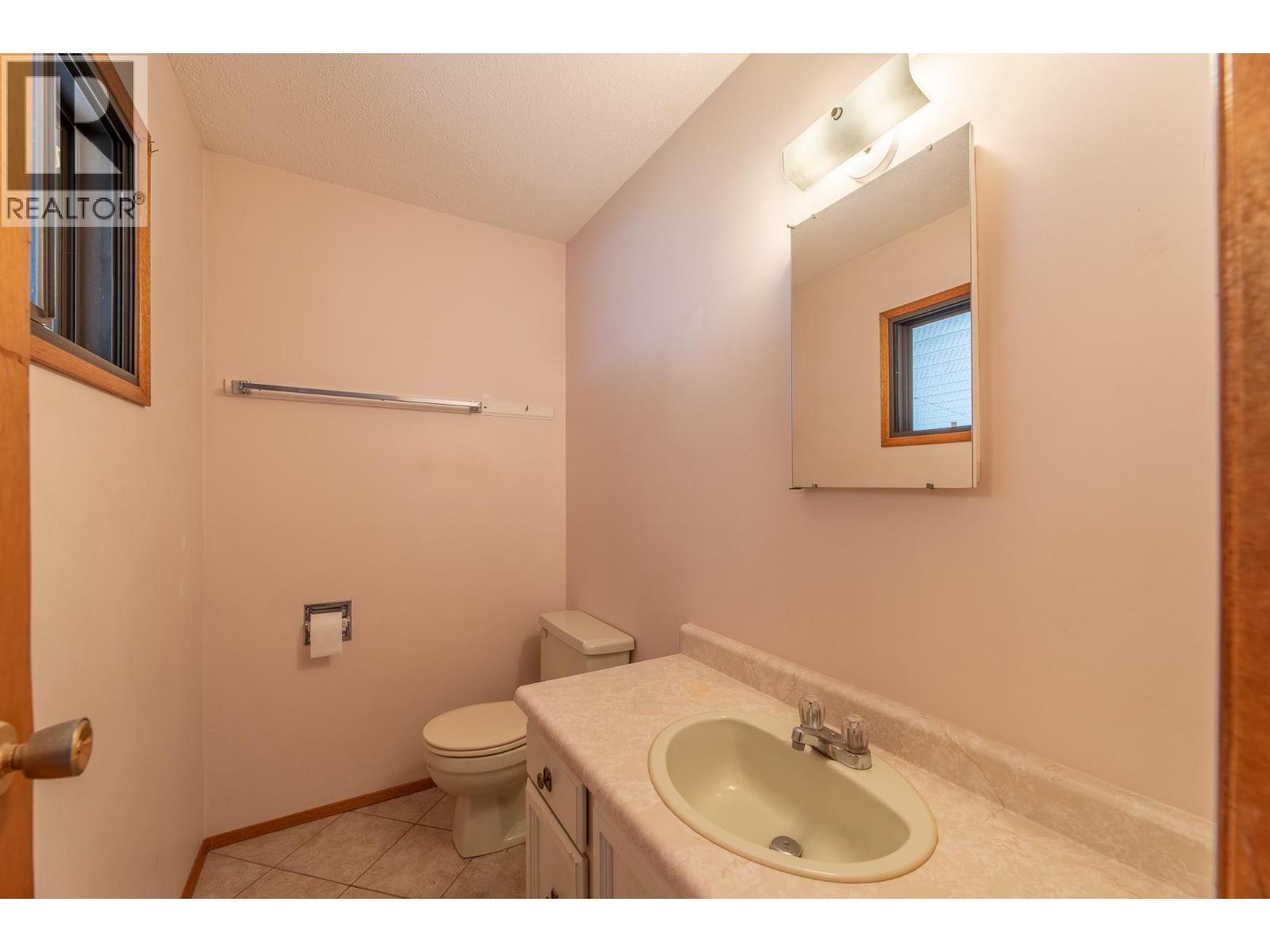 12608 Ganzeveld Avenue, Summerland, British Columbia  V0H 1Z8 - Photo 10 - 10387762