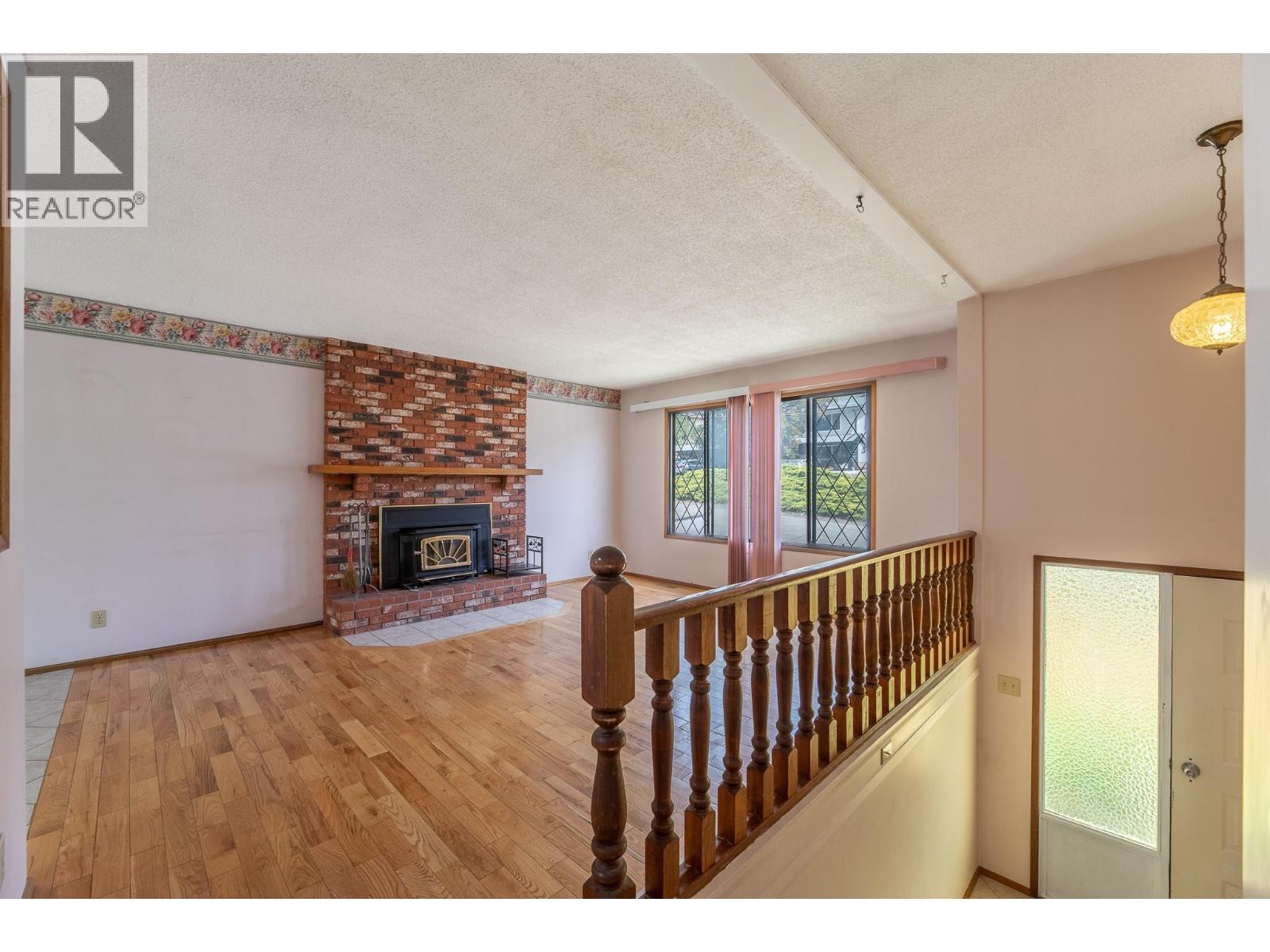 12608 Ganzeveld Avenue, Summerland, British Columbia  V0H 1Z8 - Photo 2 - 10387762