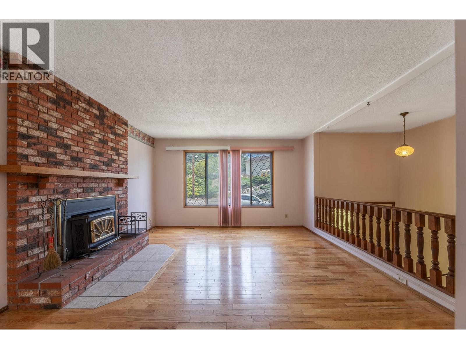 12608 Ganzeveld Avenue, Summerland, British Columbia  V0H 1Z8 - Photo 3 - 10387762