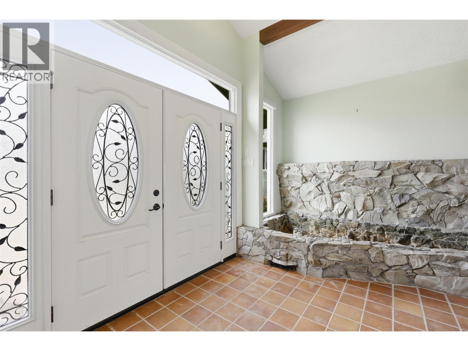 1353 Bale Road, Kamloops, British Columbia  V0K 2J0 - Photo 2 - 10387397