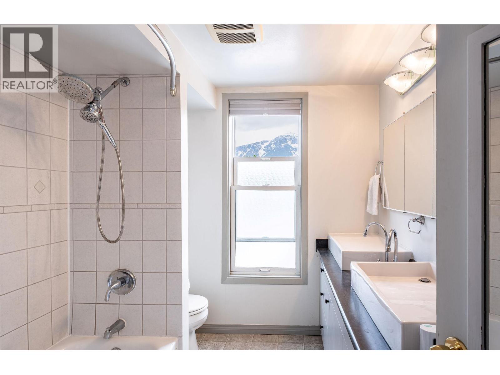 403 Fifth Street E, Revelstoke, British Columbia  V0E 2S0 - Photo 16 - 10387299