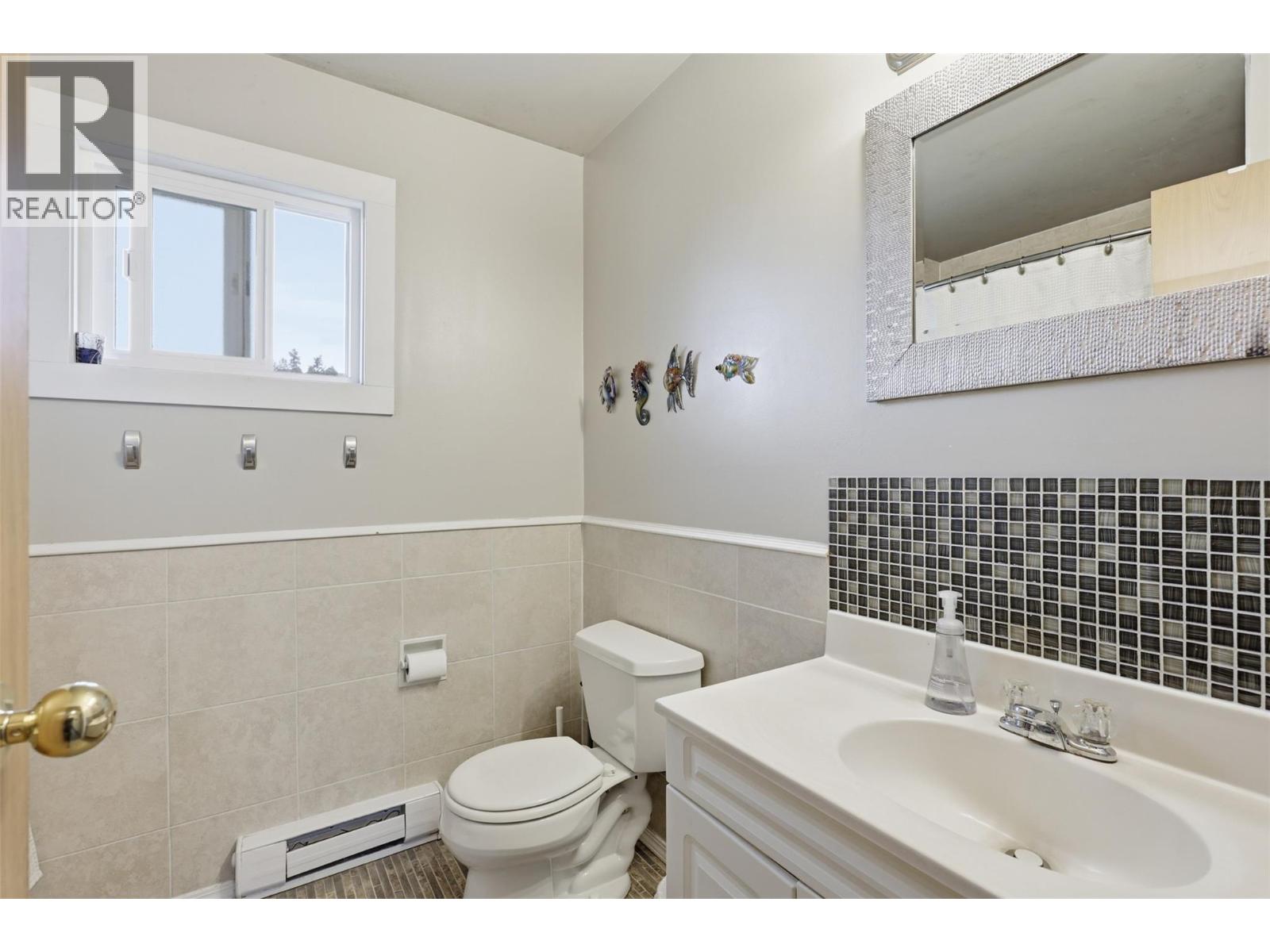 1605 Summit Drive Unit# 8, Kamloops, British Columbia  V2E 2A5 - Photo 19 - 10386561