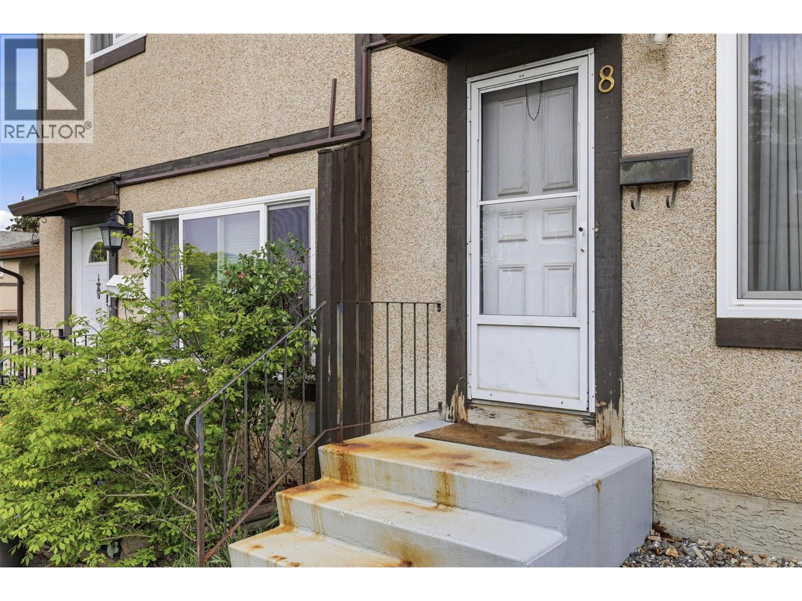 1605 Summit Drive Unit# 8, Kamloops, British Columbia  V2E 2A5 - Photo 2 - 10386561