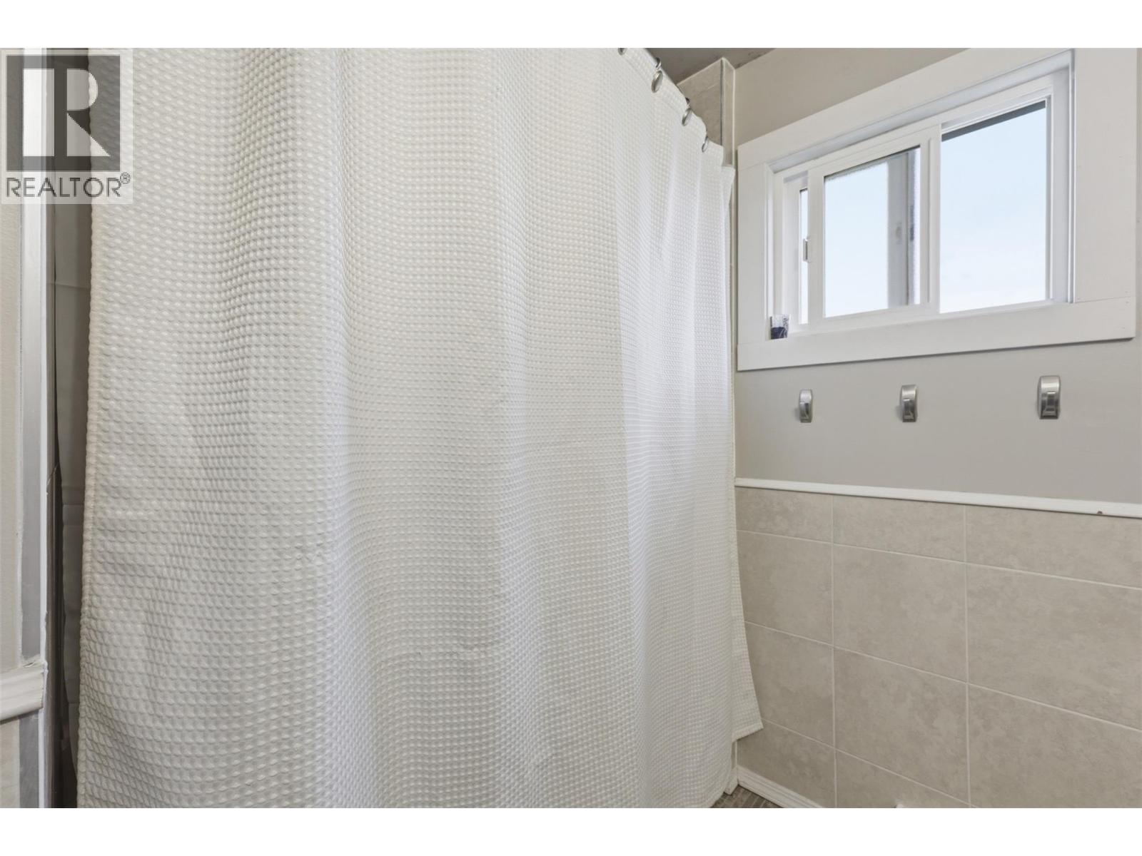 1605 Summit Drive Unit# 8, Kamloops, British Columbia  V2E 2A5 - Photo 20 - 10386561