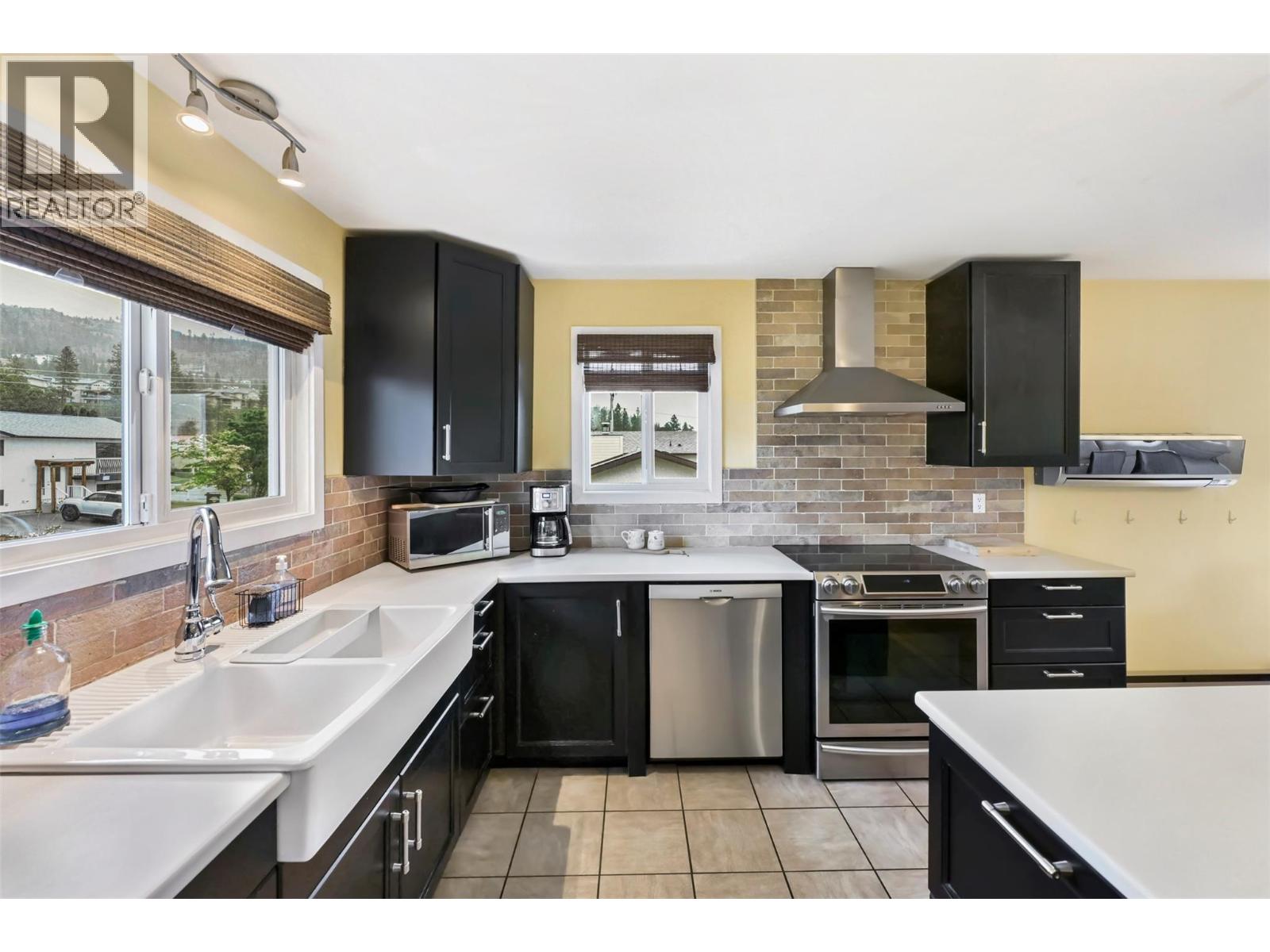2525 Wiltse Drive, Penticton, British Columbia  V2A 7X7 - Photo 5 - 10386459