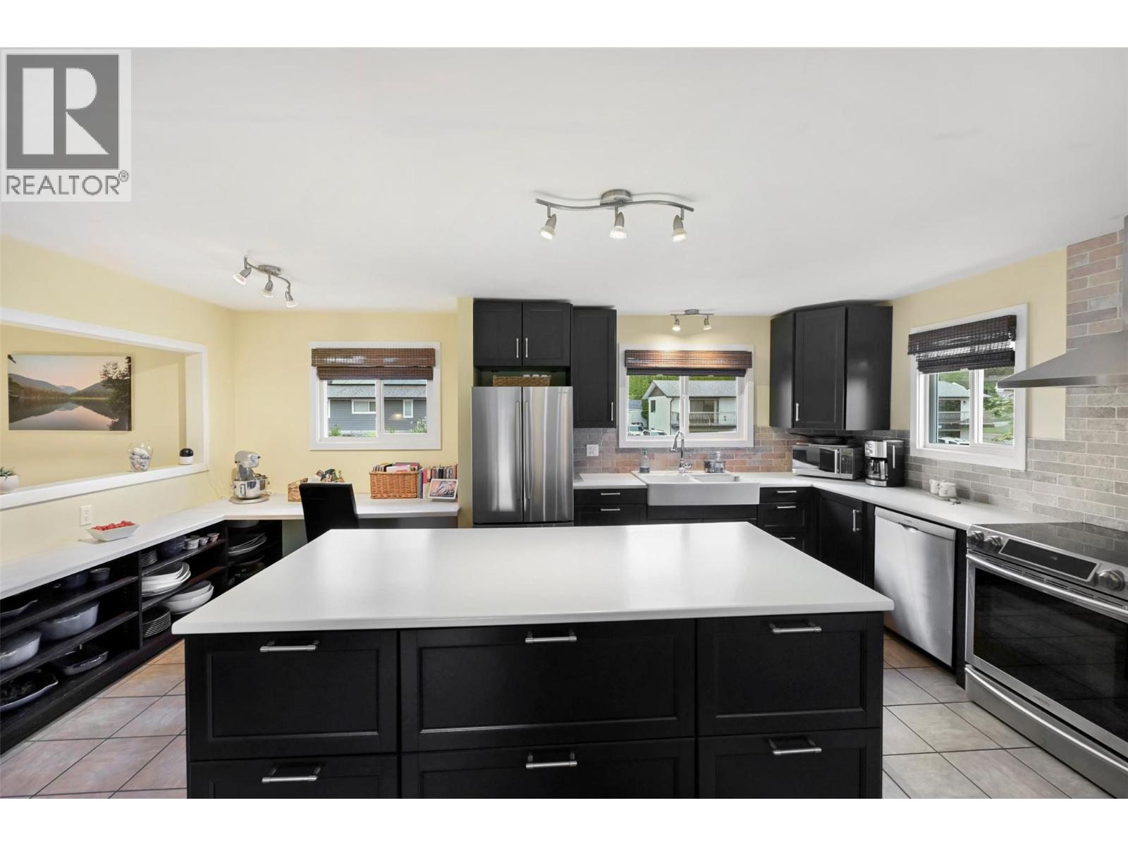 2525 Wiltse Drive, Penticton, British Columbia  V2A 7X7 - Photo 9 - 10386459