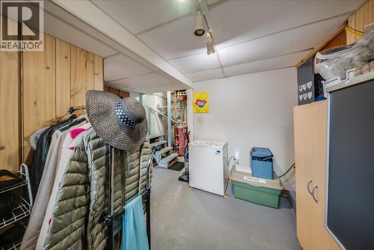 490 Austad Lane, Trail, British Columbia  V1R 3K6 - Photo 28 - 10387521