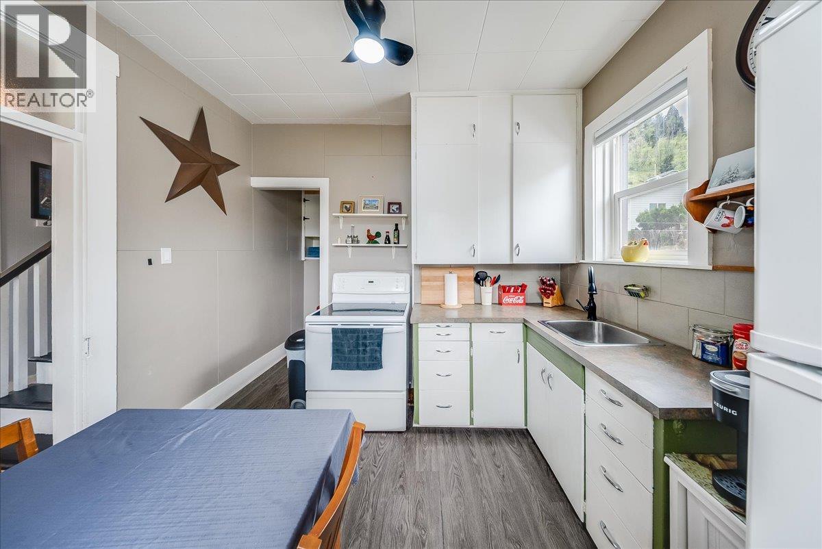 490 Austad Lane, Trail, British Columbia  V1R 3K6 - Photo 44 - 10387521