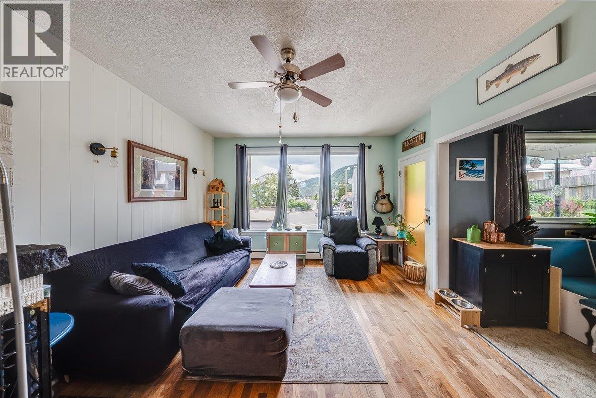 490 Austad Lane, Trail, British Columbia  V1R 3K6 - Photo 6 - 10387521