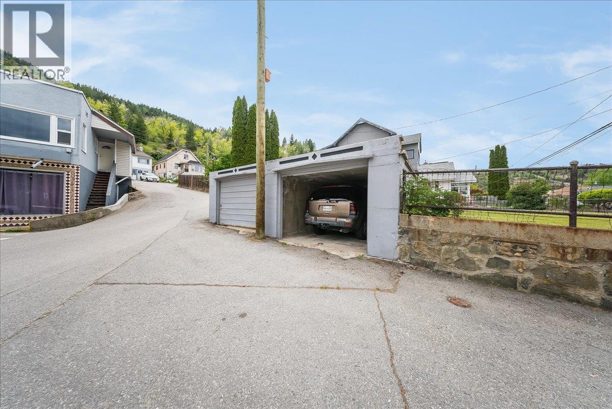 490 Austad Lane, Trail, British Columbia  V1R 3K6 - Photo 65 - 10387521