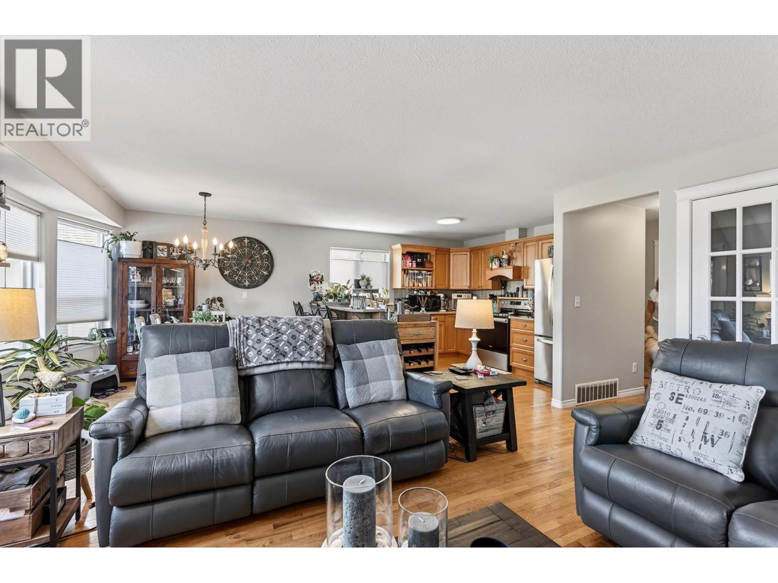 1996 Raven Crescent, Kamloops, British Columbia  V2B 8P5 - Photo 7 - 10387814