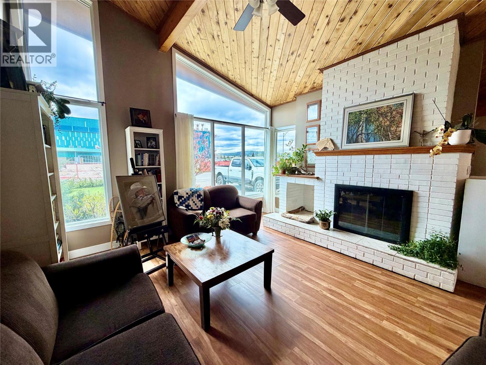 924 112 Avenue, Dawson Creek, British Columbia  V1G 2Y3 - Photo 2 - 10387949