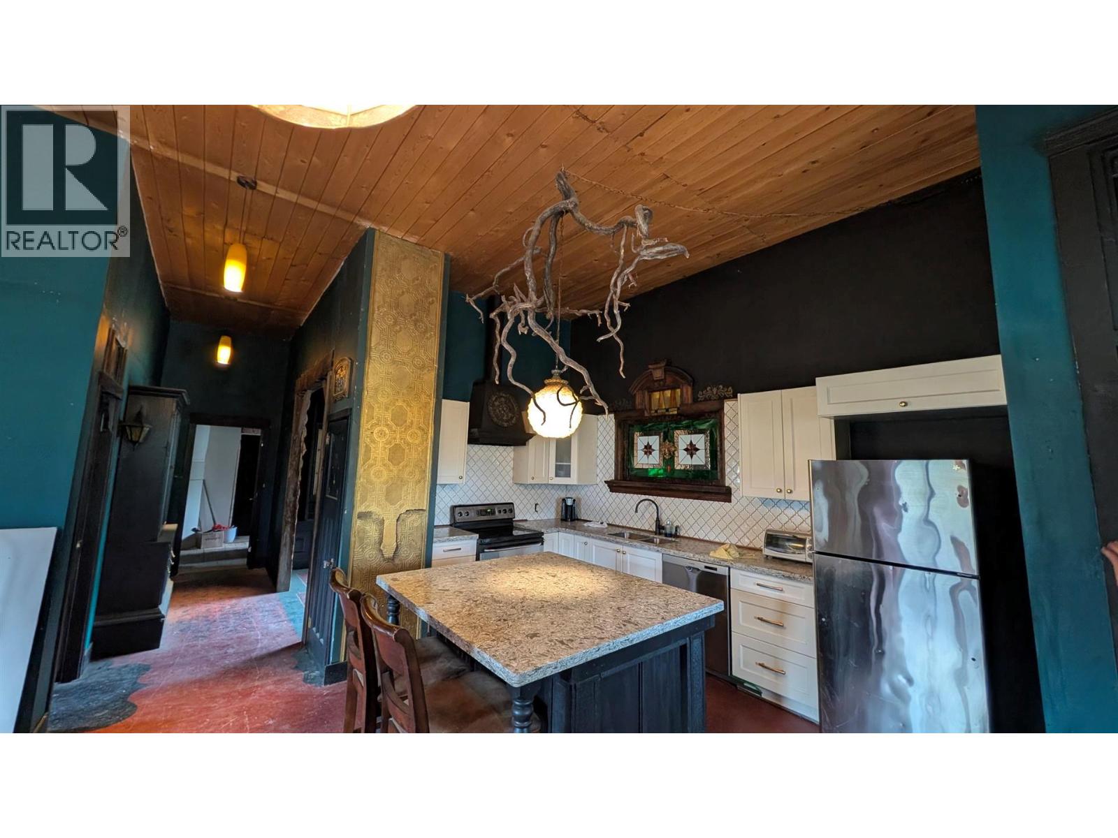 3940 Highway 3, Rock Creek, British Columbia  V0H 1Y0 - Photo 22 - 10388020