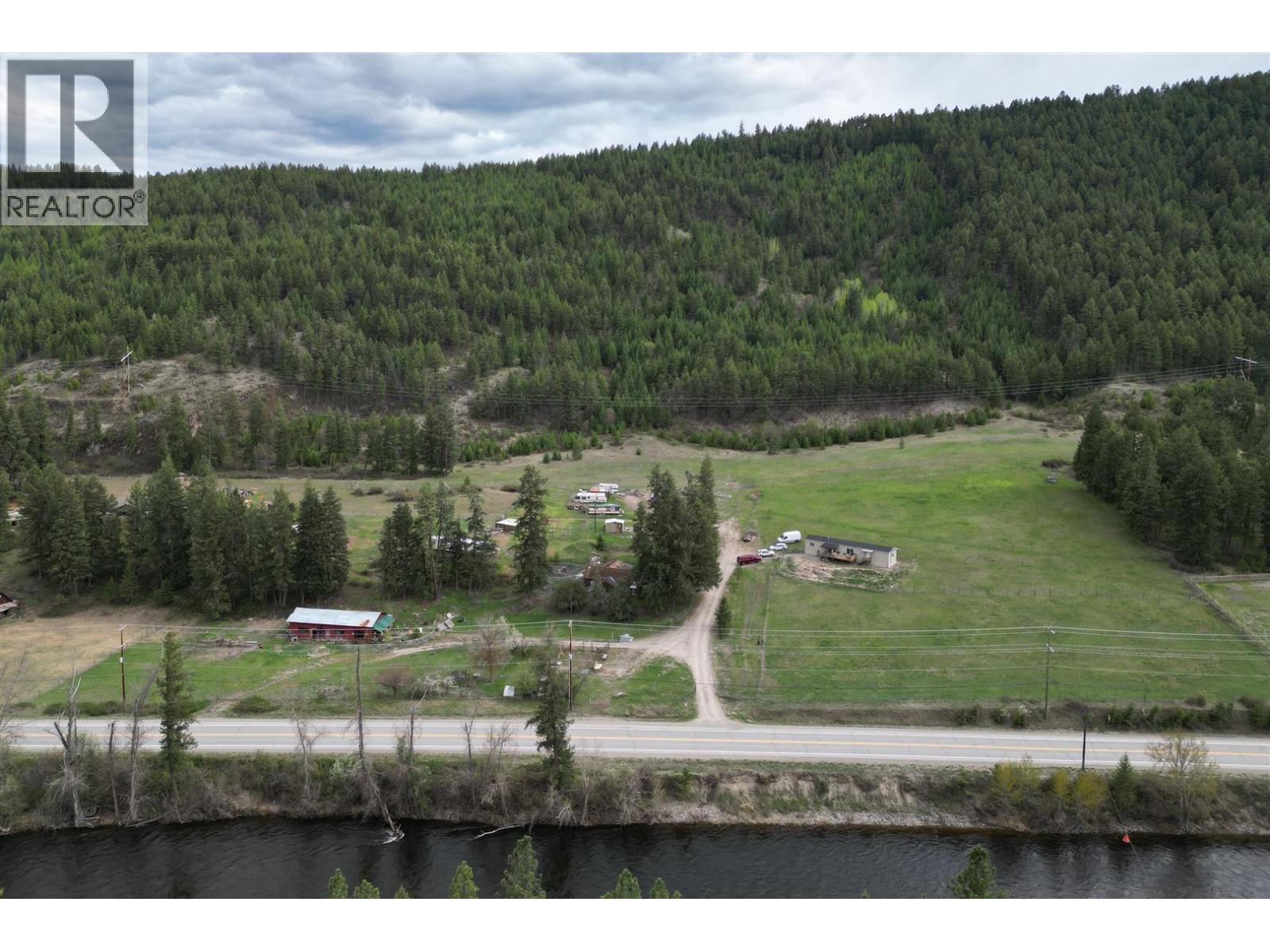 3940 Highway 3, Rock Creek, British Columbia  V0H 1Y0 - Photo 3 - 10388020