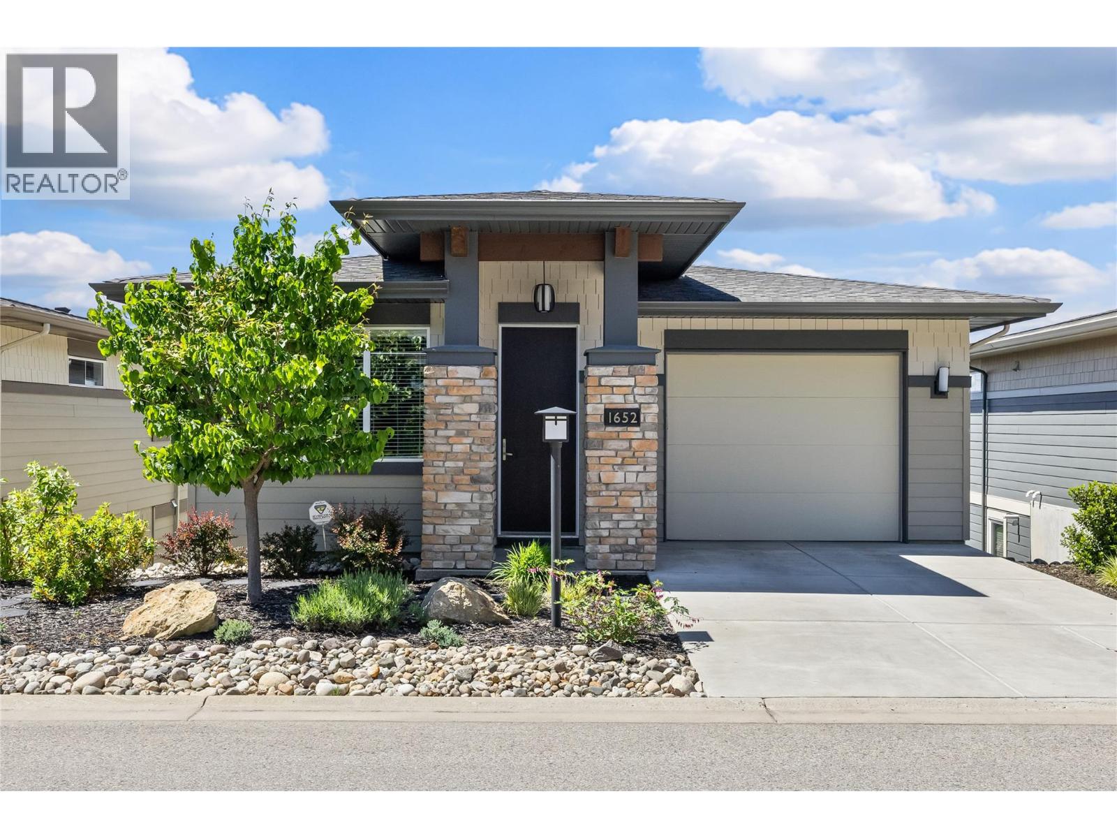 1652 Tower Ranch Drive, kelowna, British Columbia
