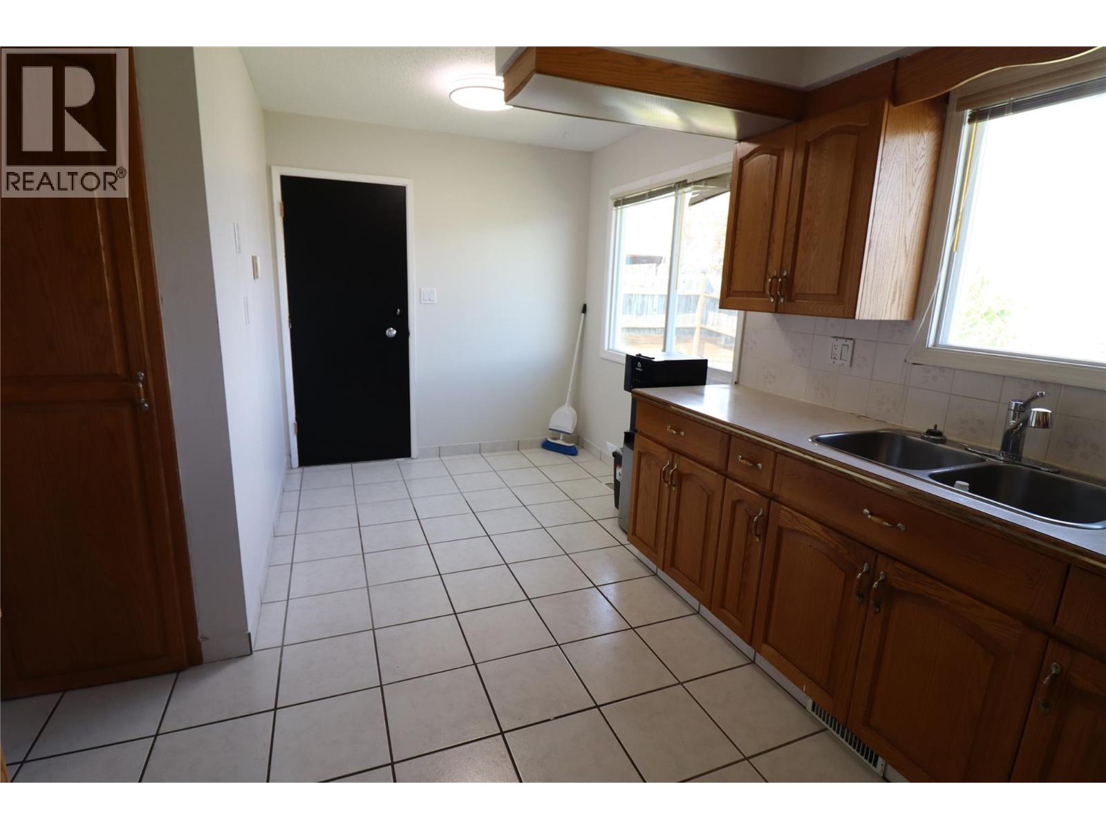 136 Greenstone Drive, Kamloops, British Columbia  V2C 1N5 - Photo 6 - 10387931