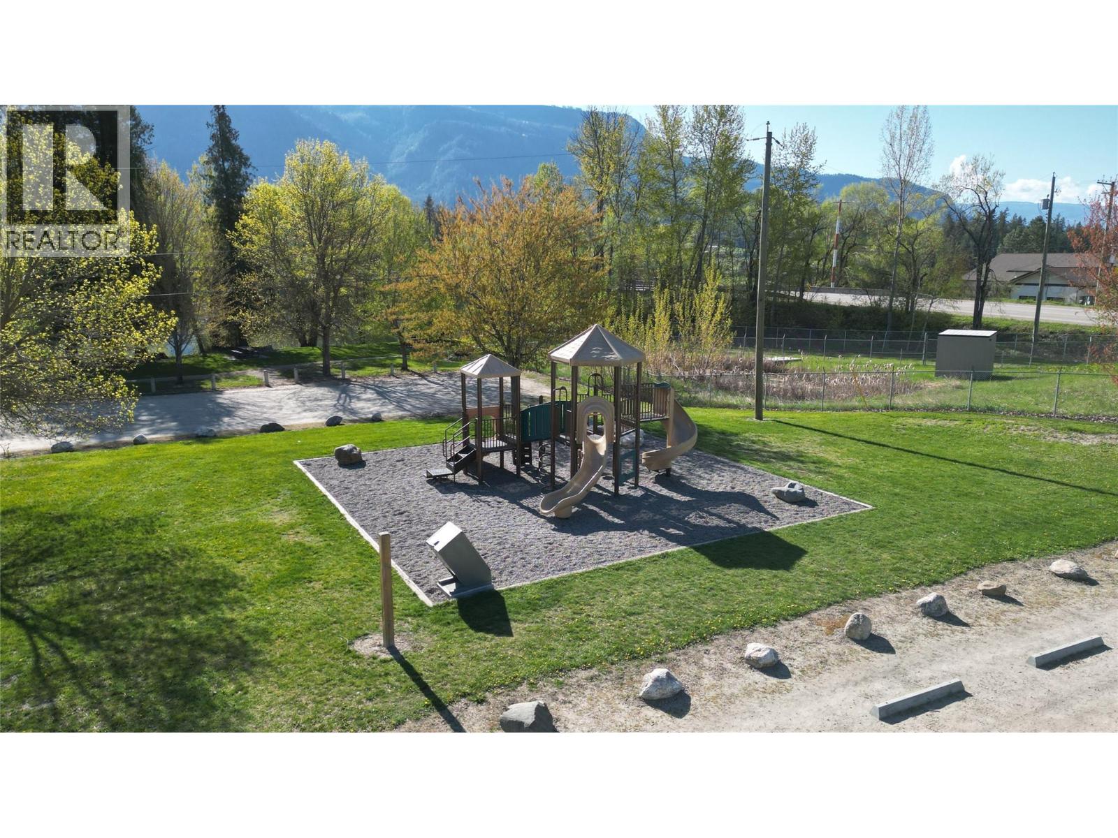 148 4th Avenue, Grindrod, British Columbia  V0E 1Y0 - Photo 42 - 10387947