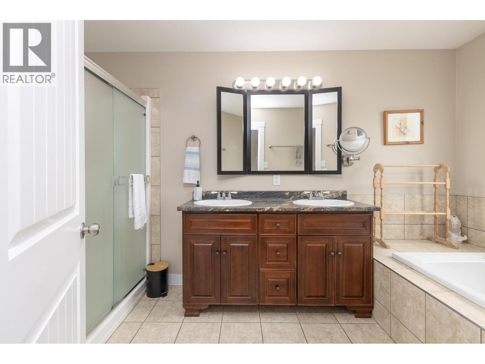 1596 Okanagan Avenue Se Unit# 4, Salmon Arm, British Columbia  V1E 1N5 - Photo 21 - 10387551