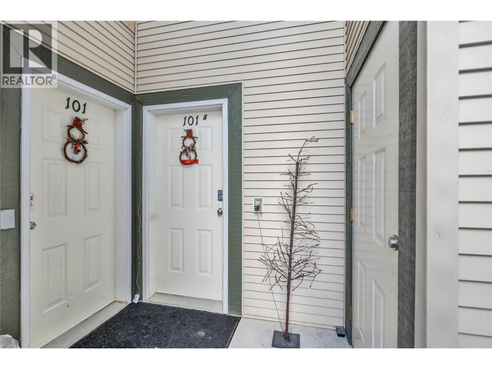 156 Clearview Crescent Unit# 101, Apex Mountain, British Columbia  V2A 0E2 - Photo 2 - 10387982