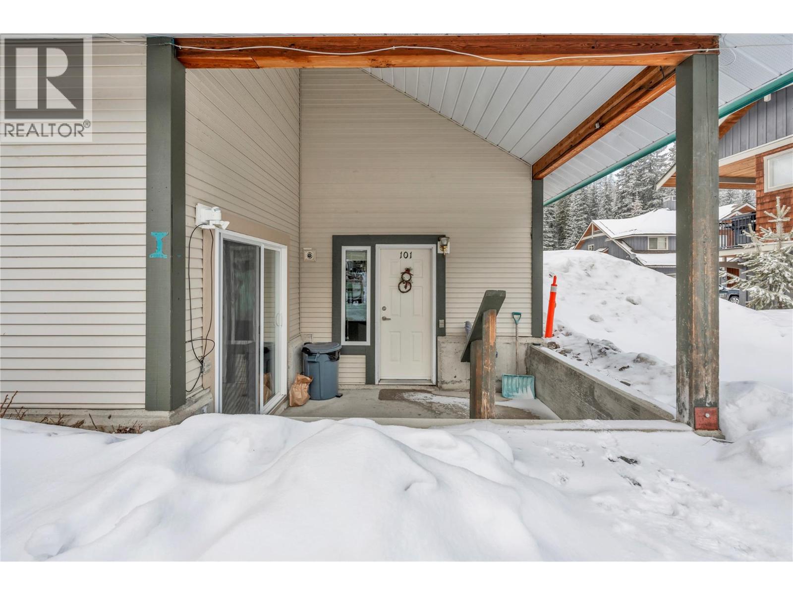 156 Clearview Crescent Unit# 101, Apex Mountain, British Columbia  V2A 0E2 - Photo 3 - 10387982