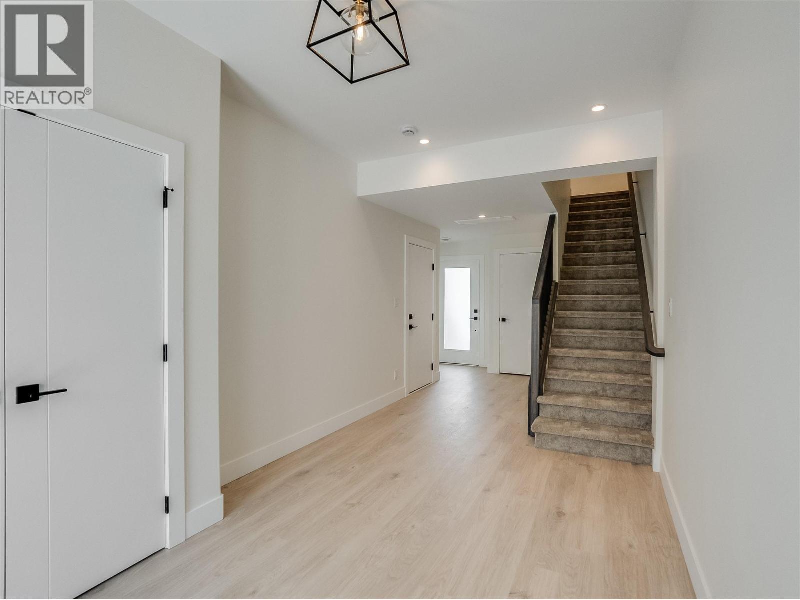 910 Lakeside Drive Unit# 203, Nelson, British Columbia  V1L 6G3 - Photo 5 - 10387317