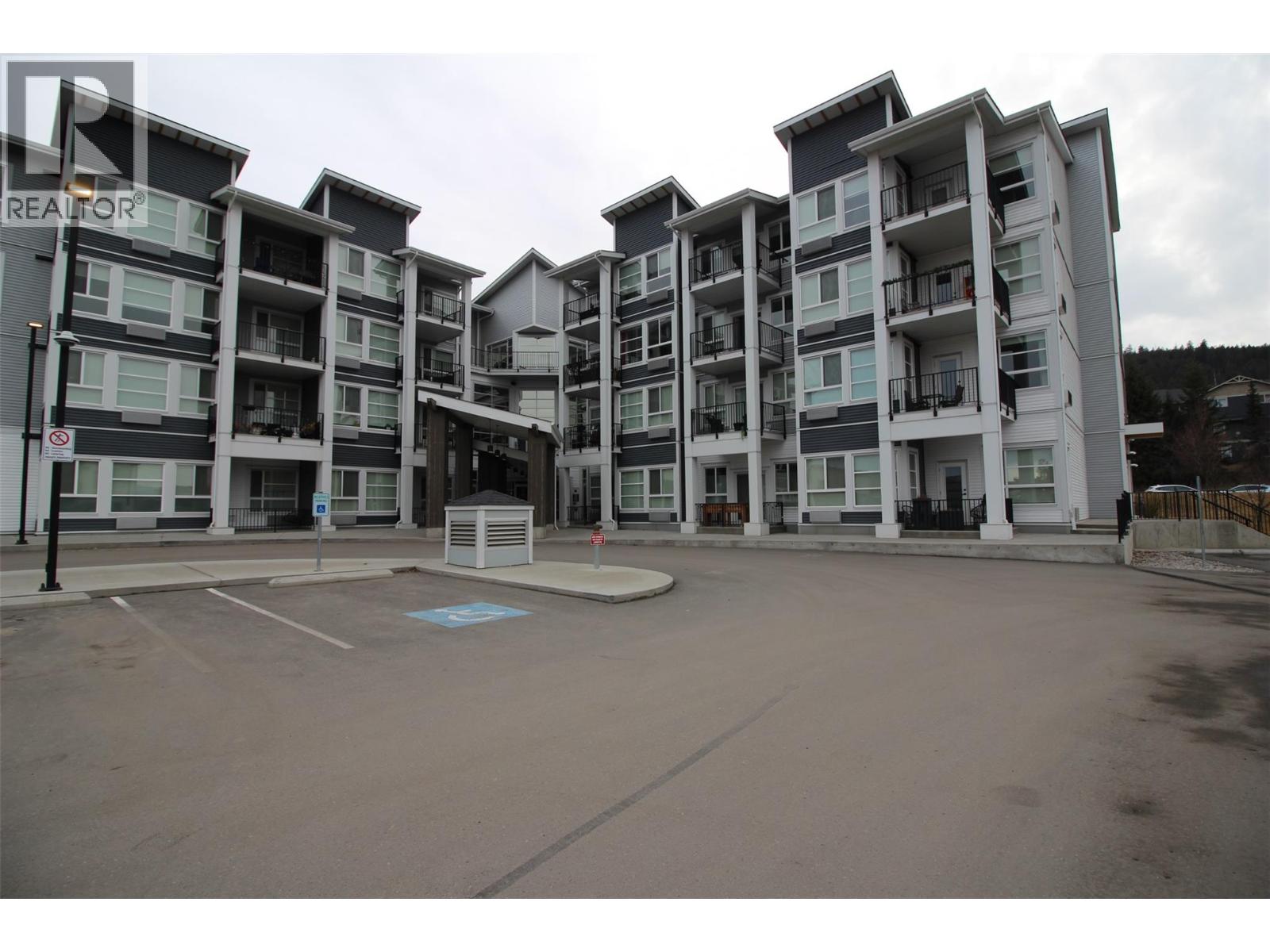 1880 HUGH ALLAN Drive Unit# 204, kamloops, British Columbia