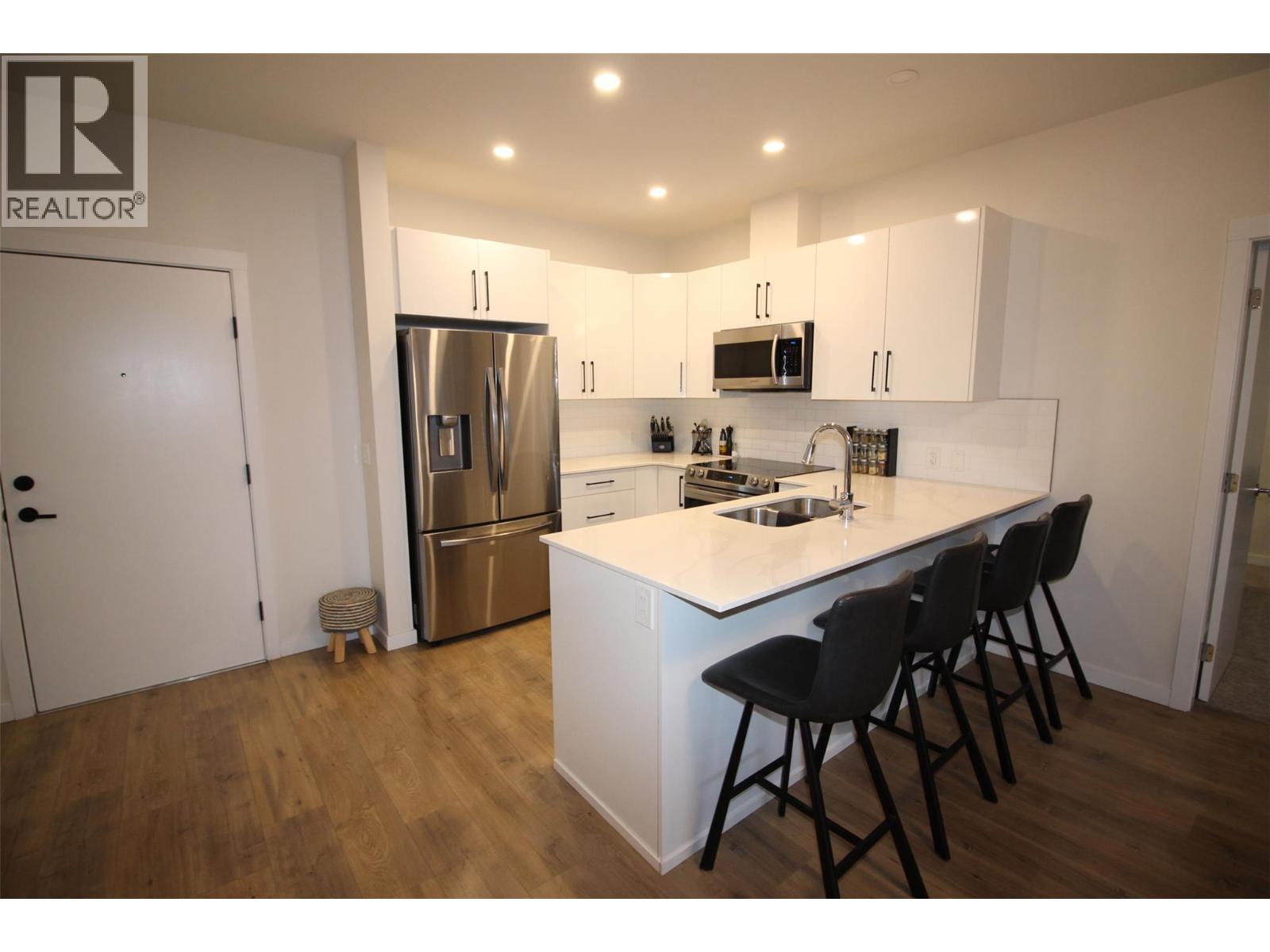 1880 Hugh Allan Drive Unit# 204, Kamloops, British Columbia  V1S 0E8 - Photo 5 - 10387952