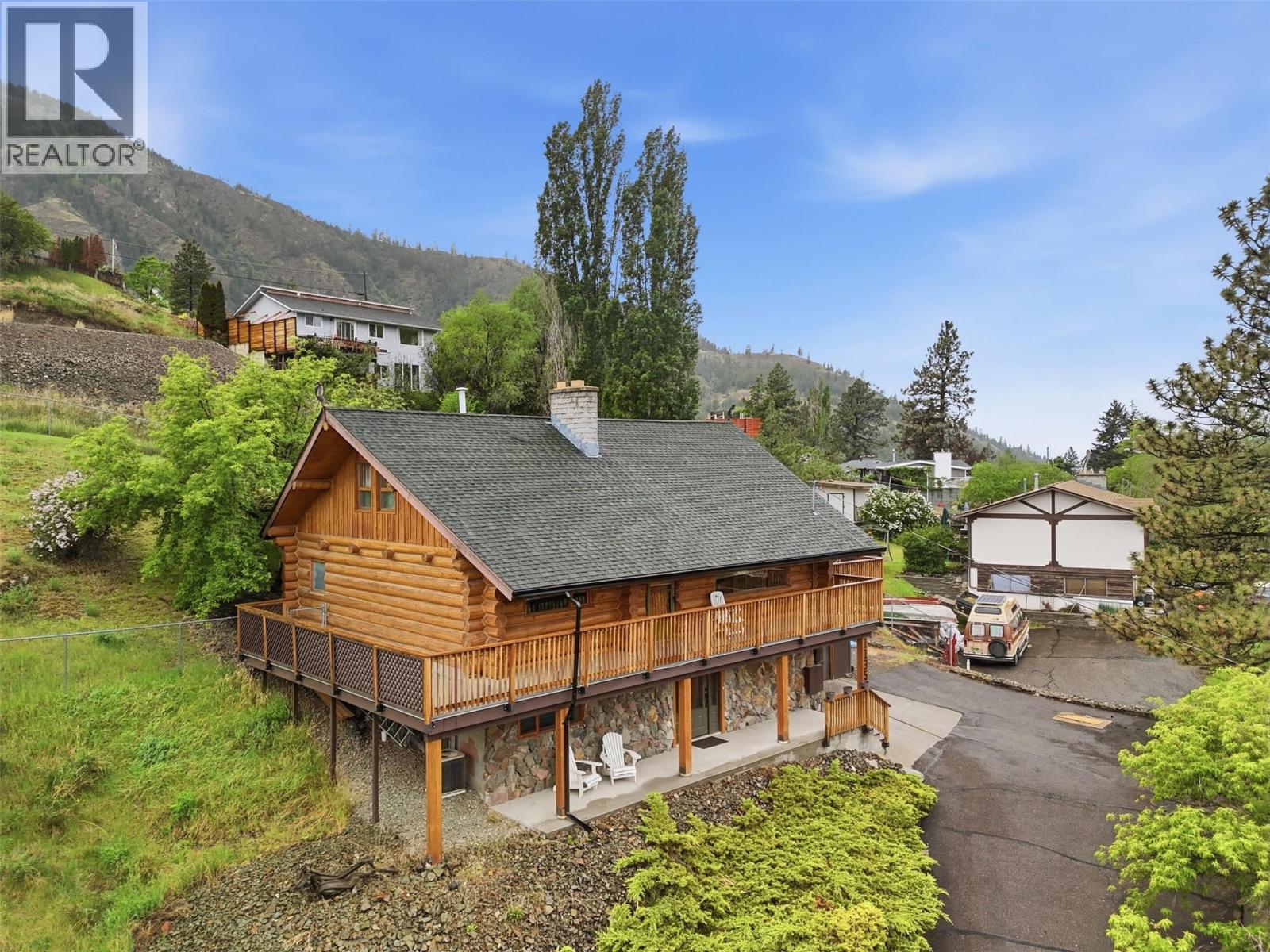 1135 Clearview Drive, Kamloops, British Columbia  V2C 5E6 - Photo 2 - 10387452