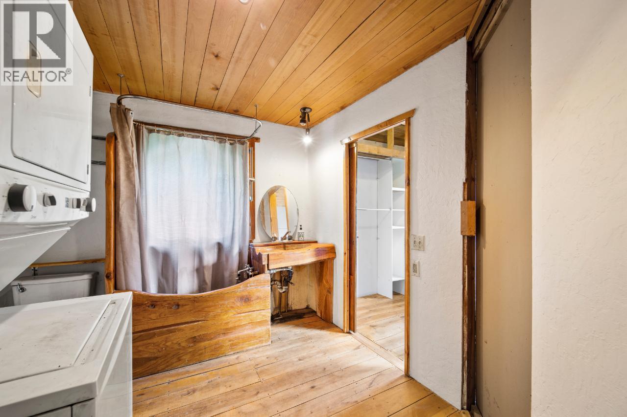 16465 Wadds Road, Crawford Bay, British Columbia  V0B 1E0 - Photo 18 - 10388040