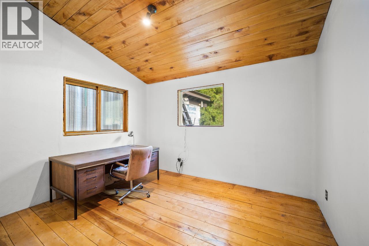 16465 Wadds Road, Crawford Bay, British Columbia  V0B 1E0 - Photo 23 - 10388040