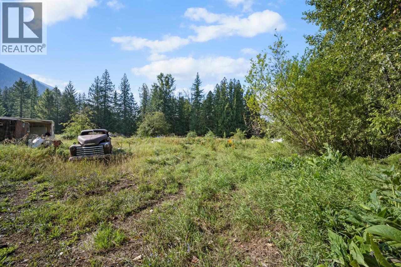 16465 Wadds Road, Crawford Bay, British Columbia  V0B 1E0 - Photo 28 - 10388040
