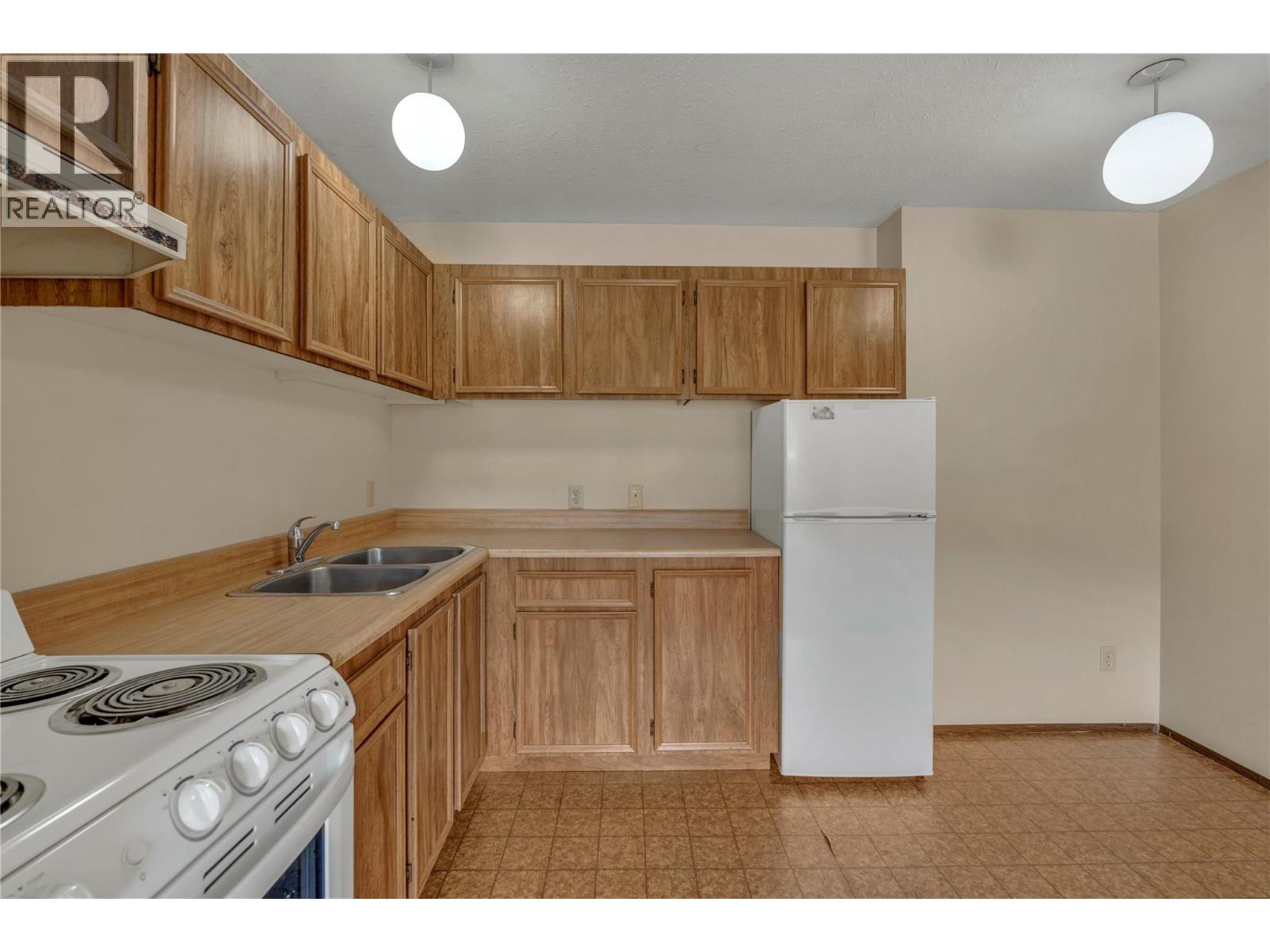 150 Skaha Place Unit# 209, Penticton, British Columbia  V2A 7K1 - Photo 6 - 10388004
