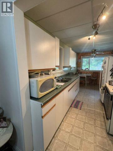 8146 95 Highway, Kingsgate, British Columbia  V0B 1V1 - Photo 4 - 10388067