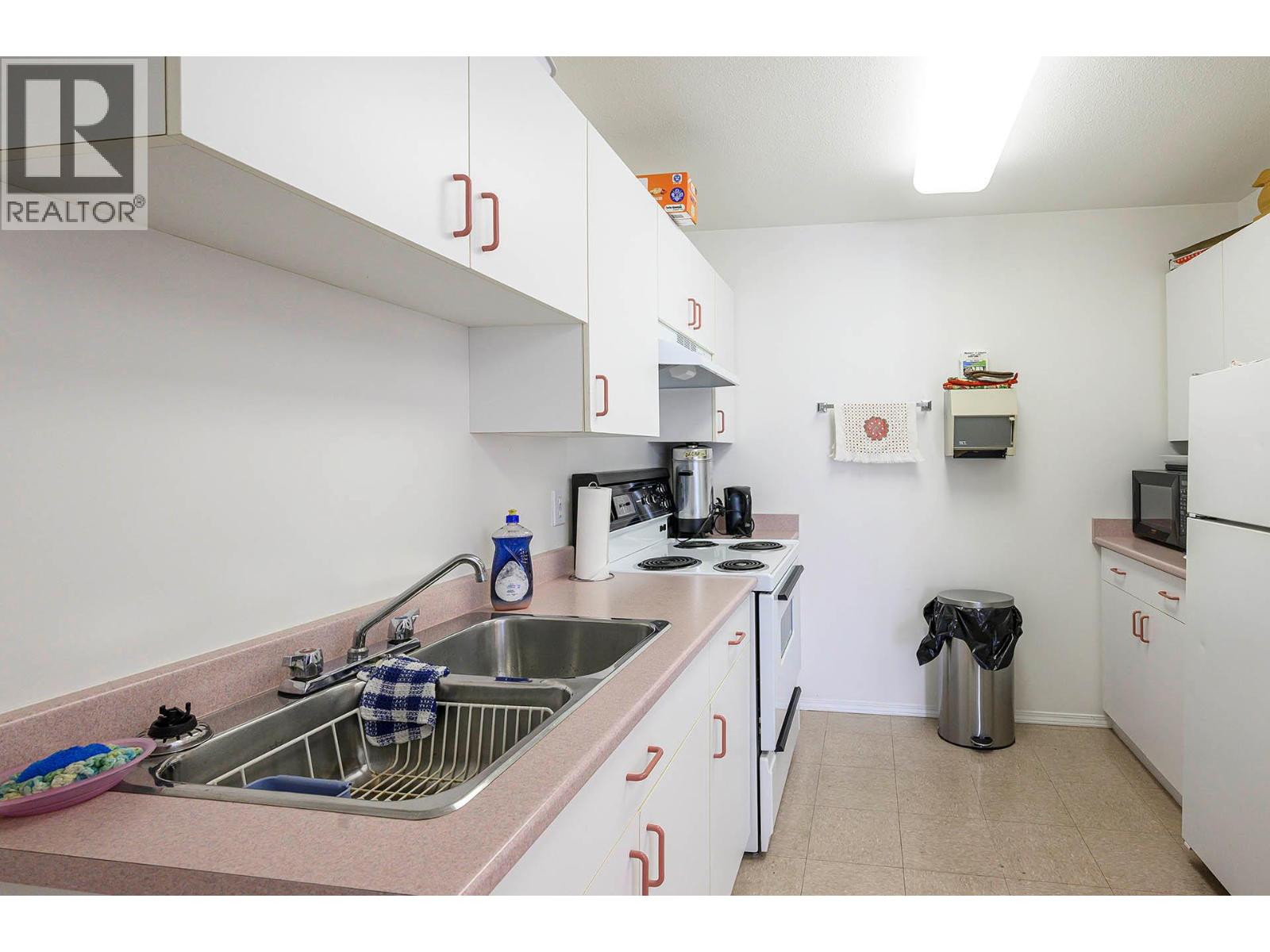 1195 14th Street Unit# 14, Kamloops, British Columbia  v2b 5v2 - Photo 38 - 10387618
