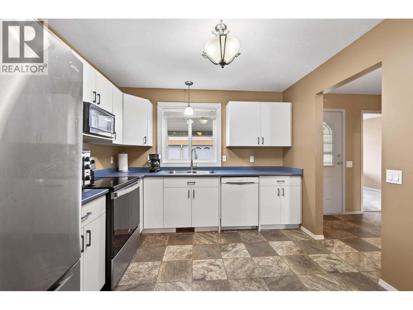 1195 14th Street Unit# 14, Kamloops, British Columbia  v2b 5v2 - Photo 8 - 10387618