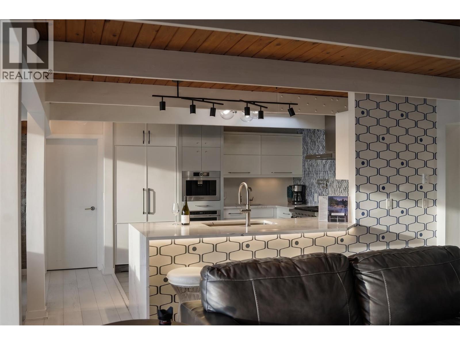 266 Alder Avenue, Kaleden, British Columbia  V0H 1K0 - Photo 9 - 10388029