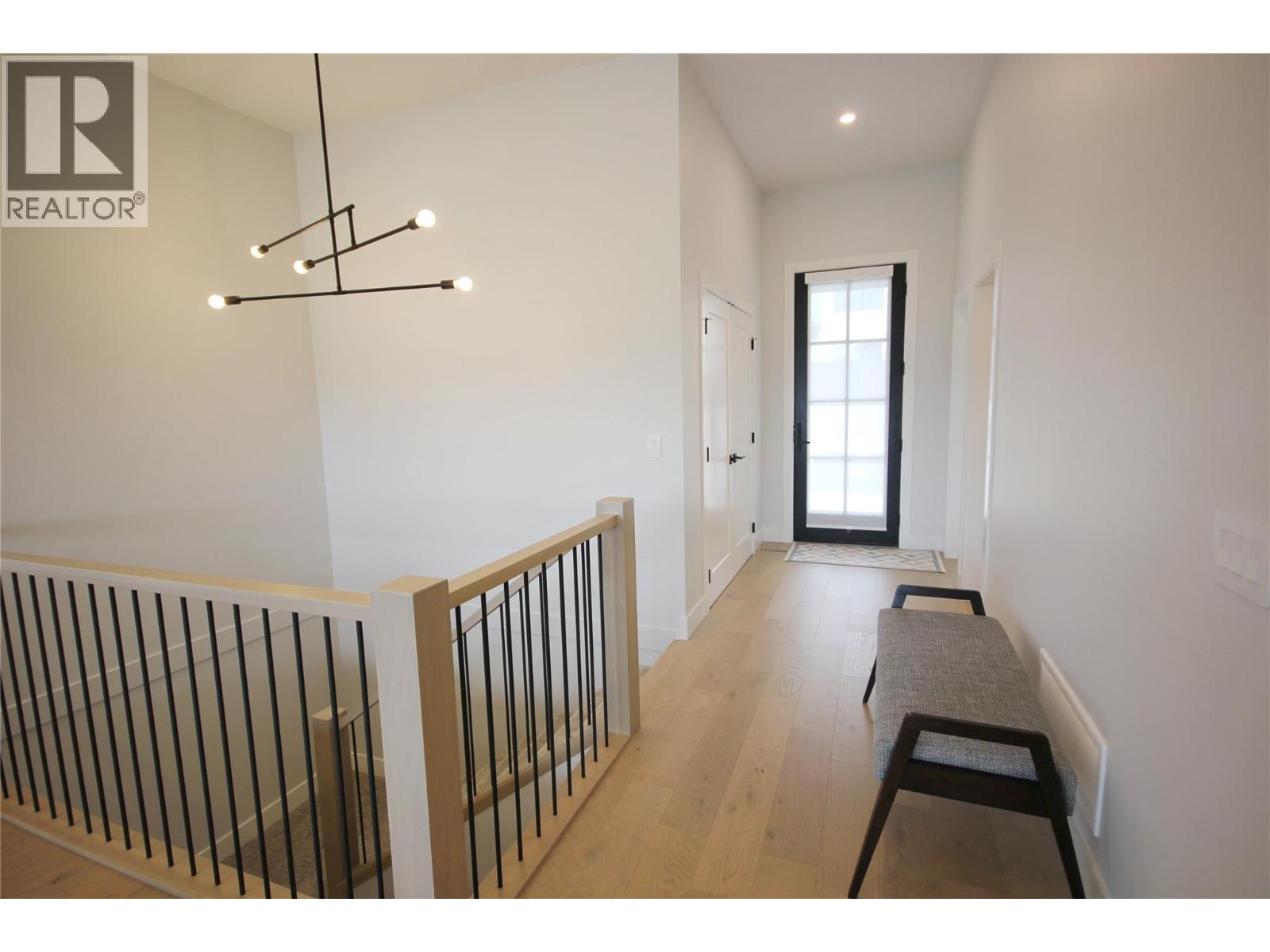1164 Elk Street, Penticton, British Columbia  V2A 2S6 - Photo 5 - 10387509