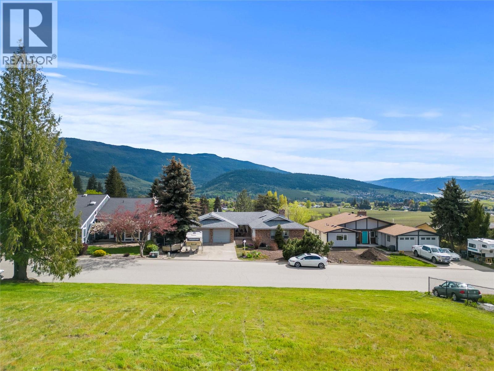 435 Scenic Drive, Coldstream, British Columbia  V1B 2W9 - Photo 5 - 10388066